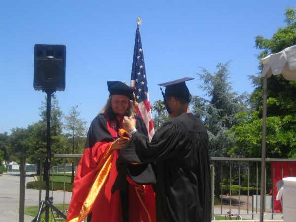 Grad 032.jpg 6/18/2006 5:58:20 PM